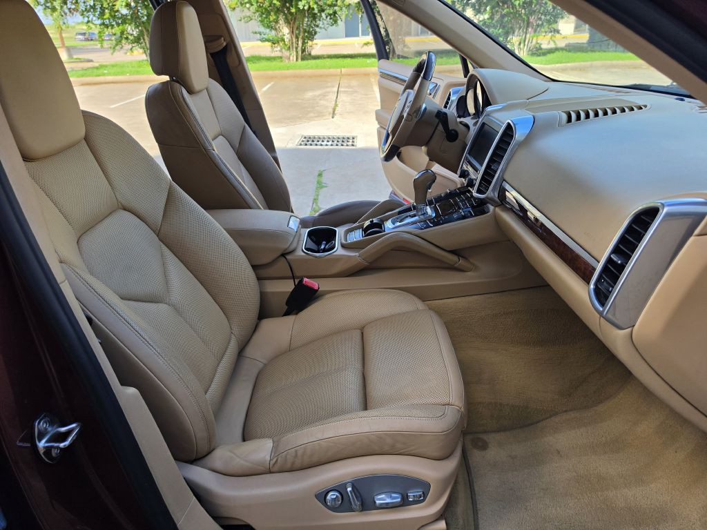 2011 Porsche Cayenne Image 14