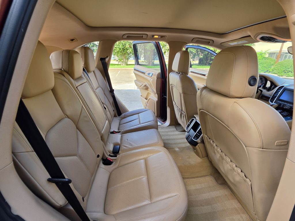 2011 Porsche Cayenne Image 16