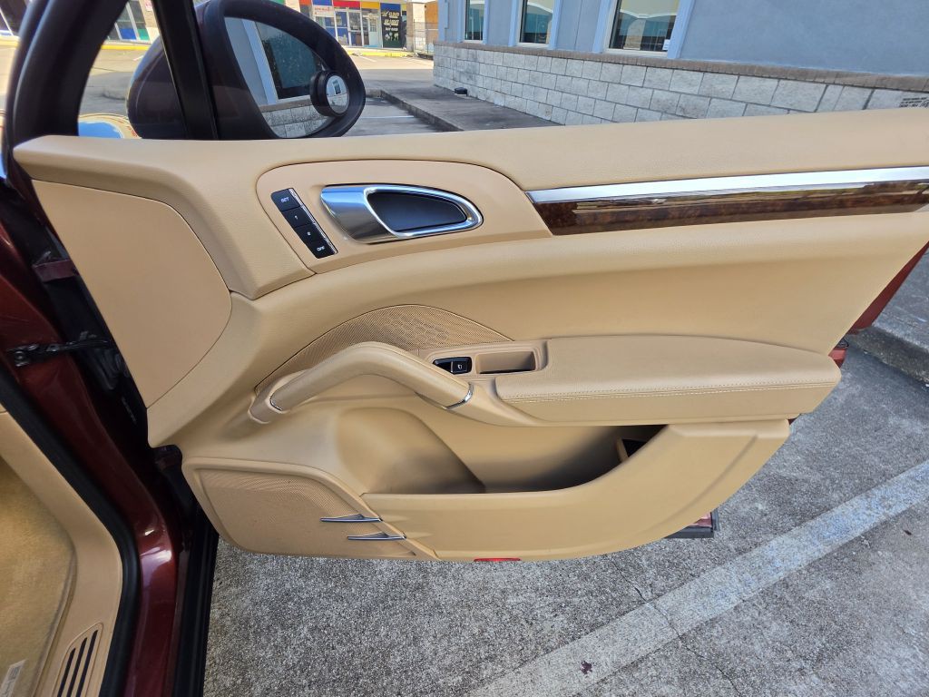 2011 Porsche Cayenne Image 21