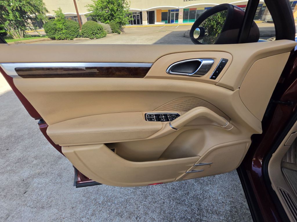 2011 Porsche Cayenne Image 22