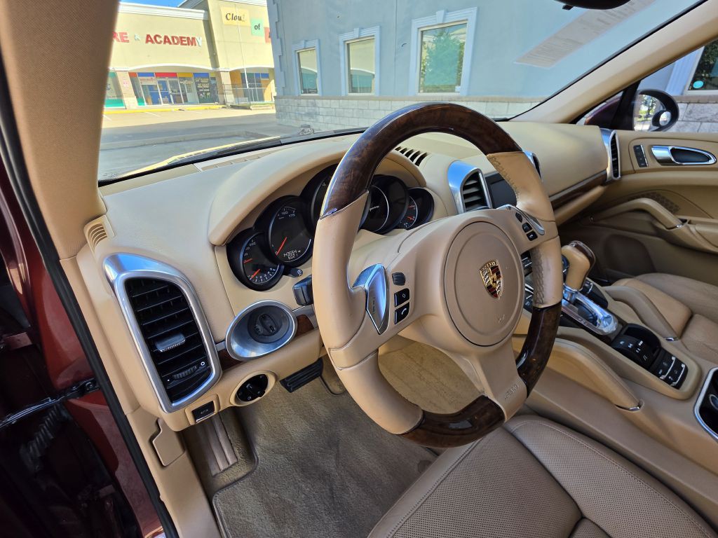 2011 Porsche Cayenne Image 23