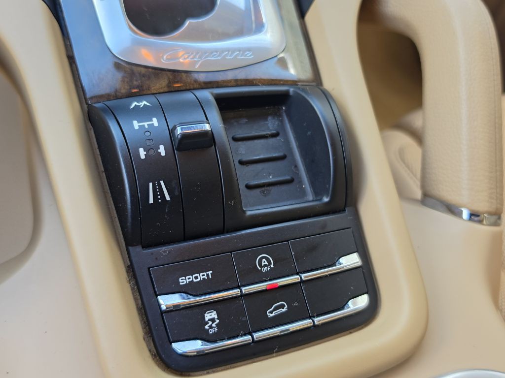 2011 Porsche Cayenne Image 27
