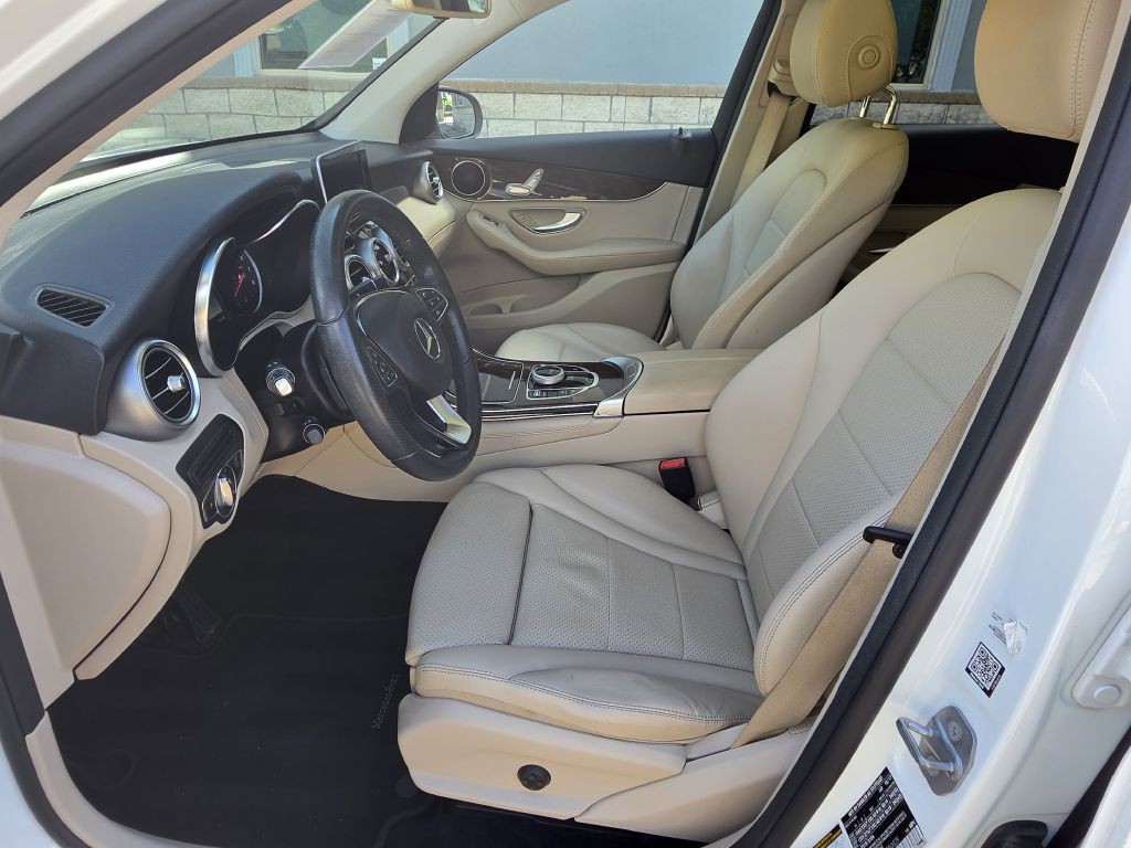 2018 Mercedes-Benz GLC-Class Image 11