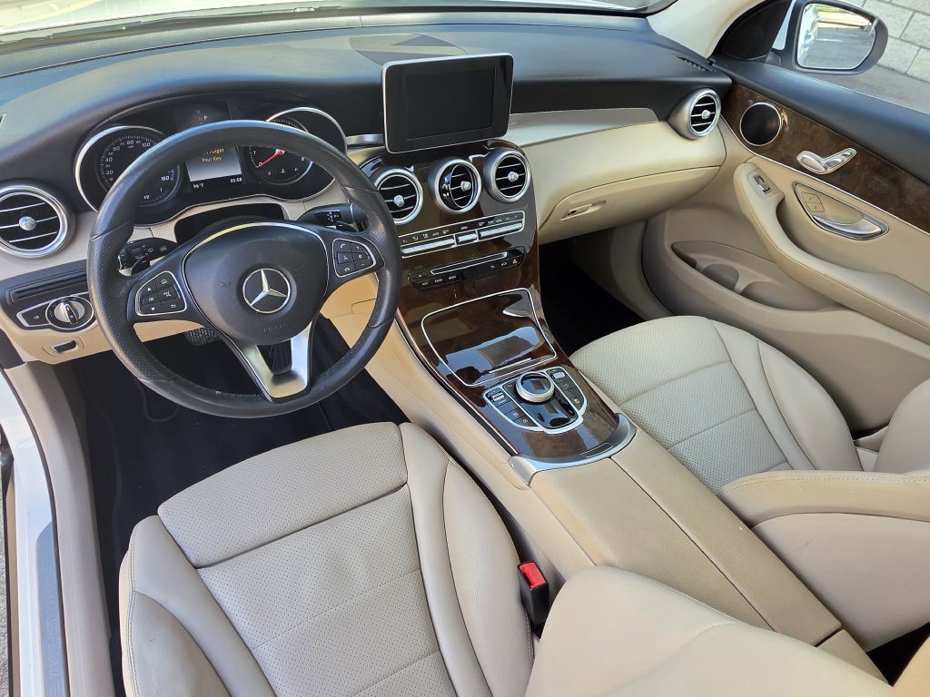 2018 Mercedes-Benz GLC-Class Image 12