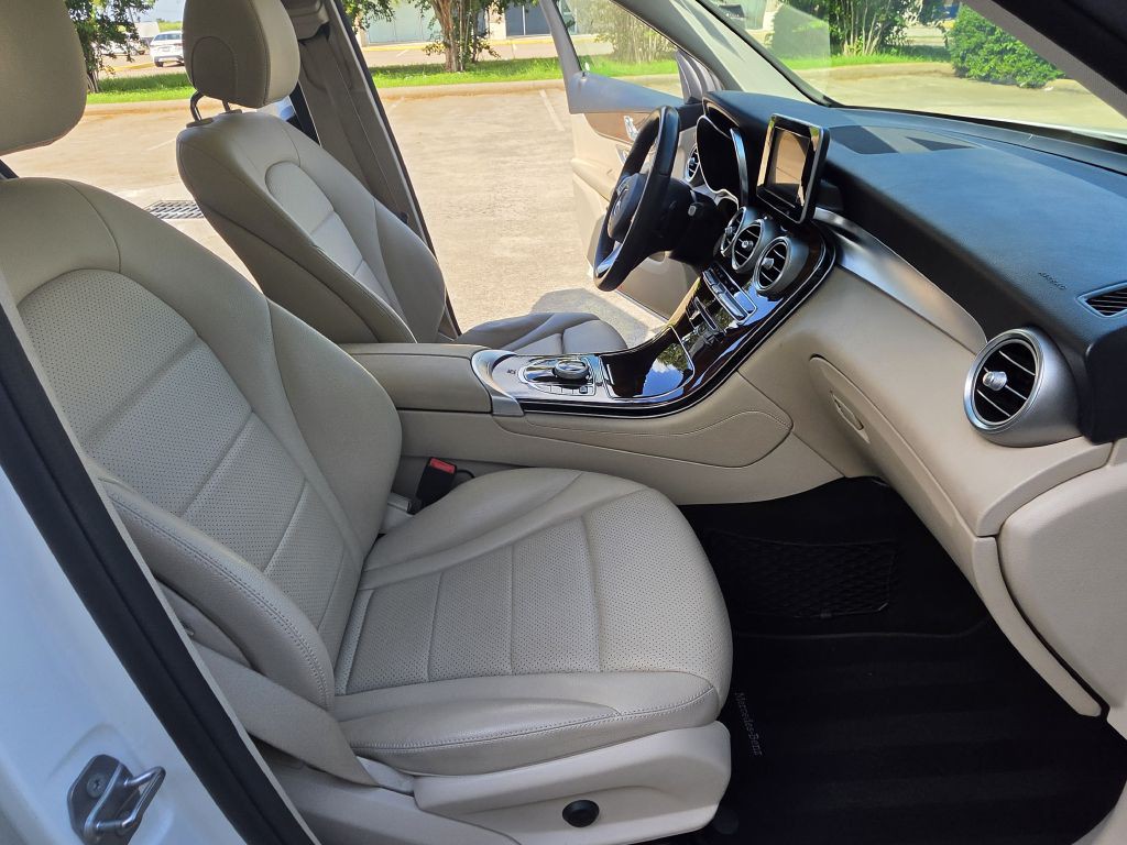 2018 Mercedes-Benz GLC-Class Image 14