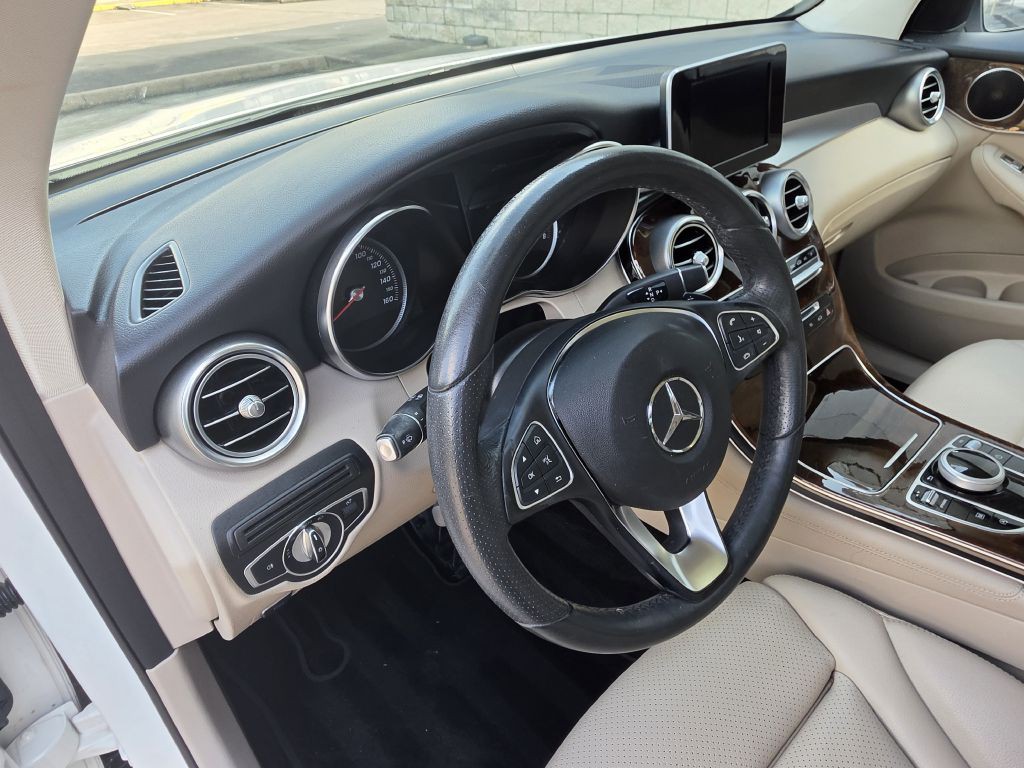 2018 Mercedes-Benz GLC-Class Image 22