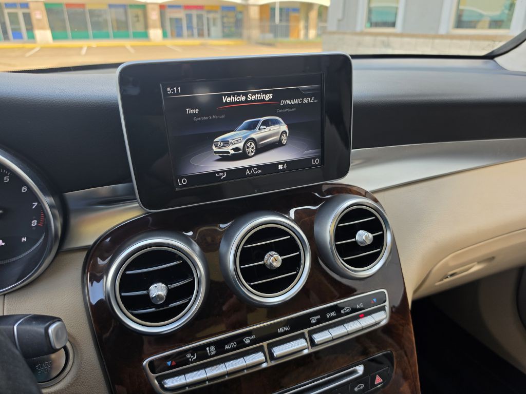 2018 Mercedes-Benz GLC-Class Image 25