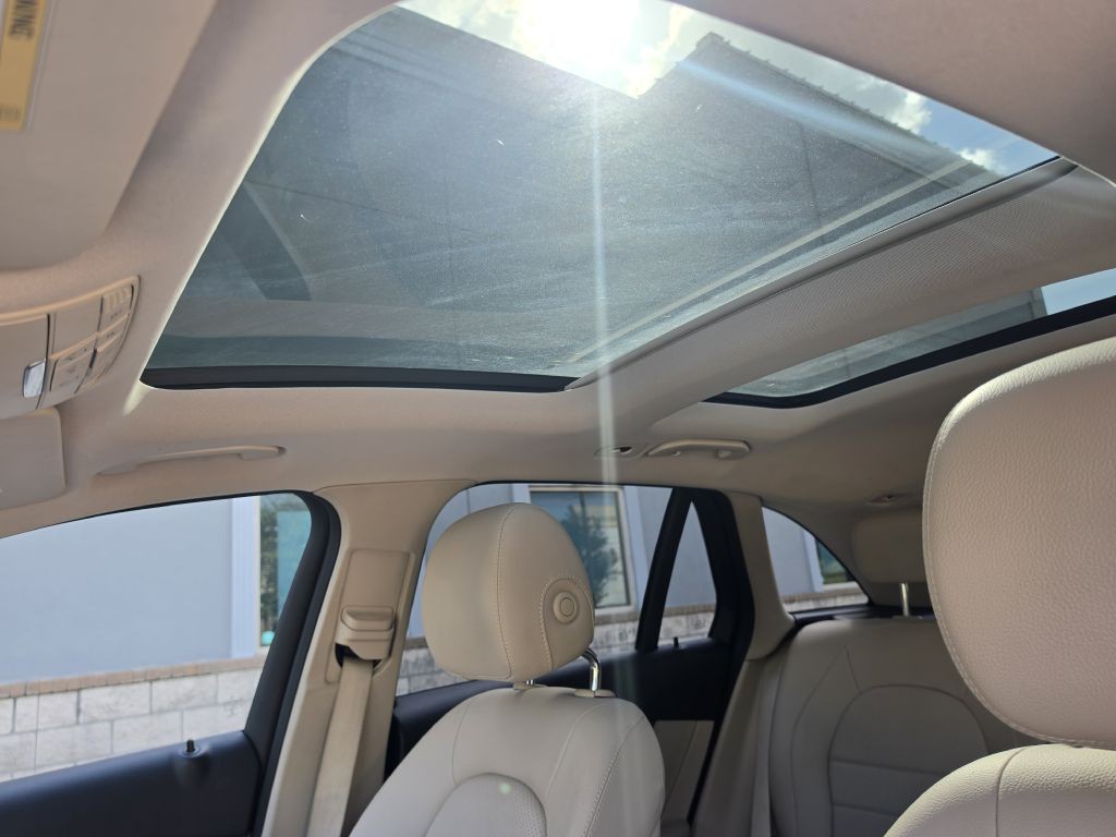 2018 Mercedes-Benz GLC-Class Image 26