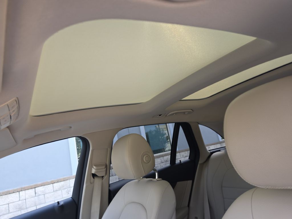2018 Mercedes-Benz GLC-Class Image 27