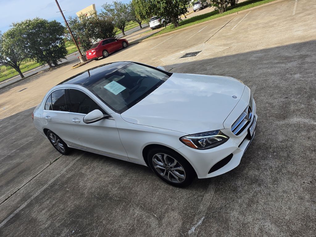 2015 Mercedes-Benz C-Class Image 9