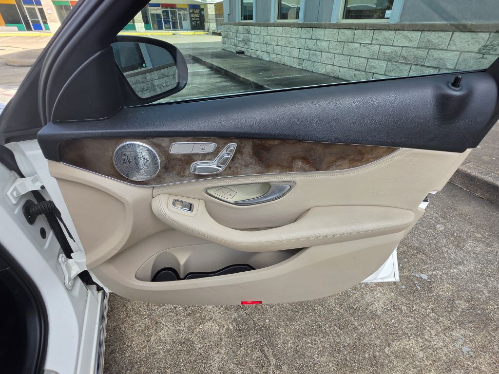 2015 Mercedes-Benz C-Class Image 19