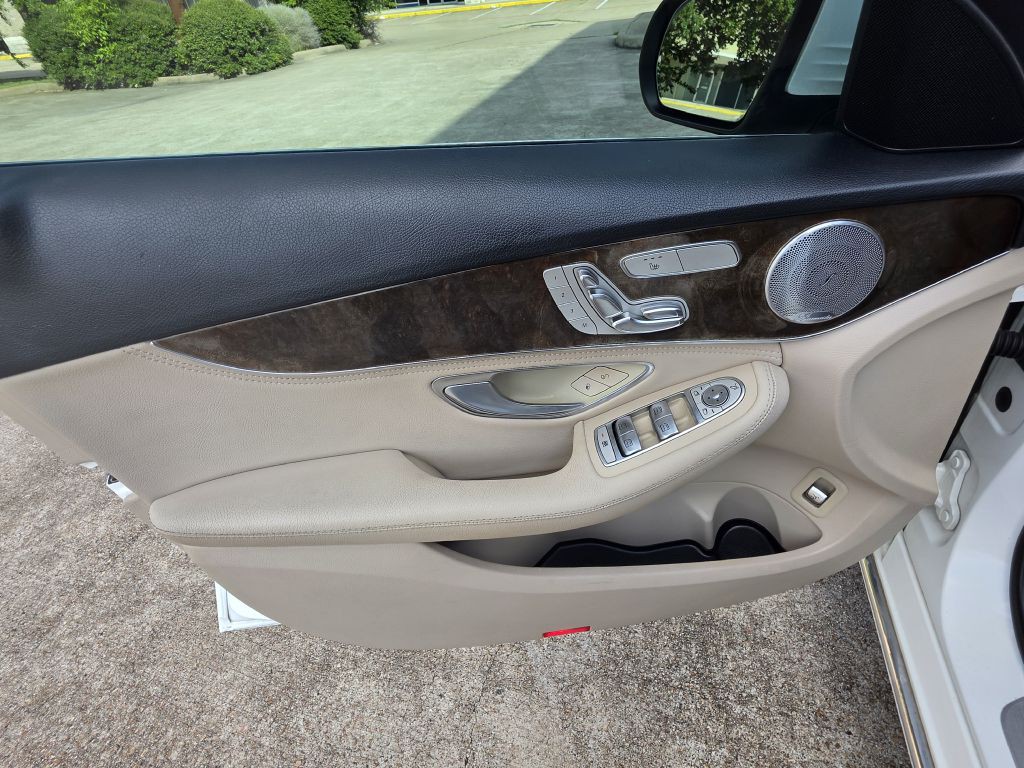 2015 Mercedes-Benz C-Class Image 20