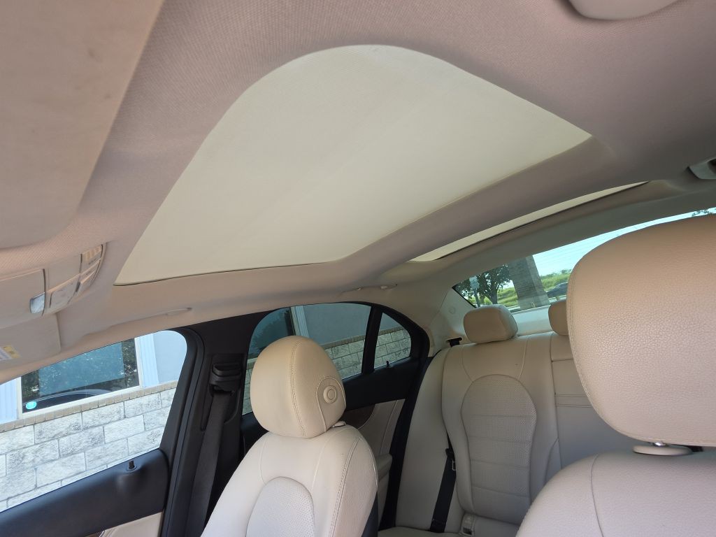 2015 Mercedes-Benz C-Class Image 22