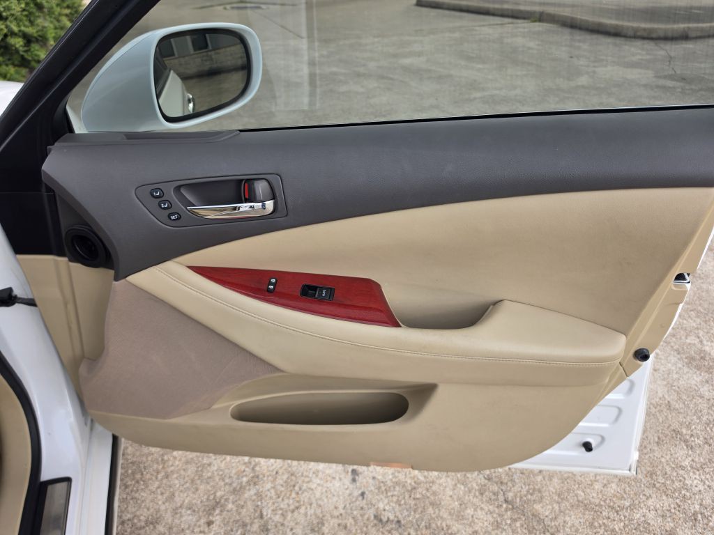 2009 Lexus ES Image 18