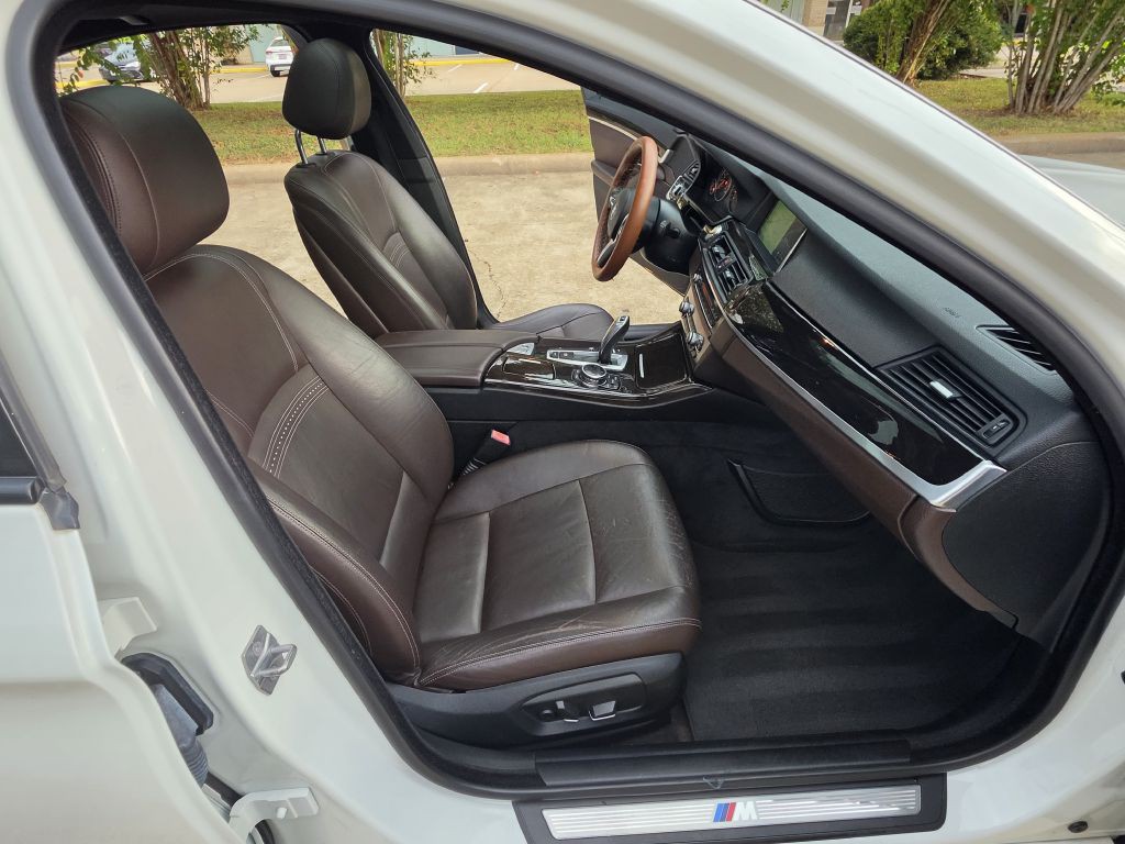2014 BMW 5 Series Image 14