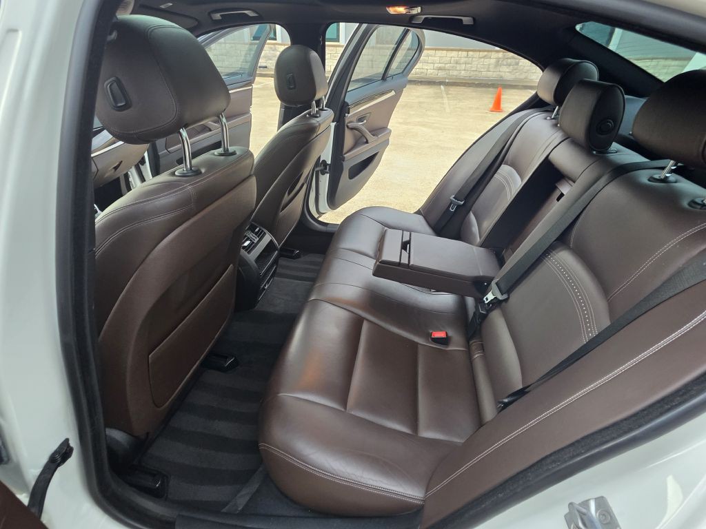 2014 BMW 5 Series Image 17