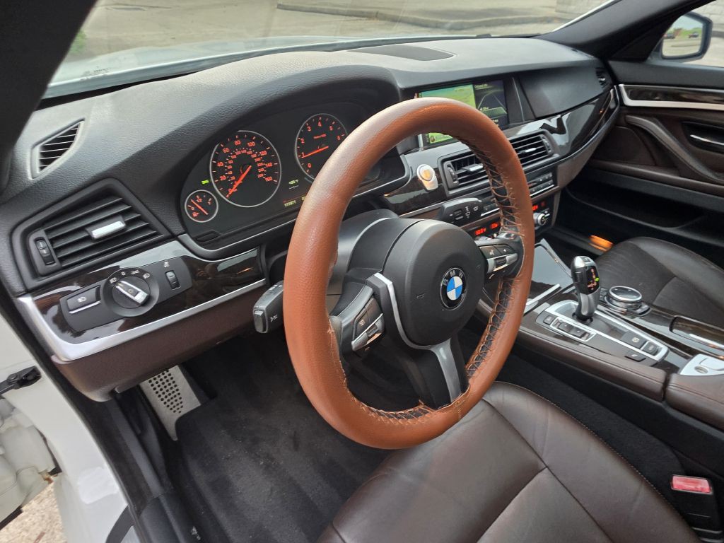 2014 BMW 5 Series Image 21