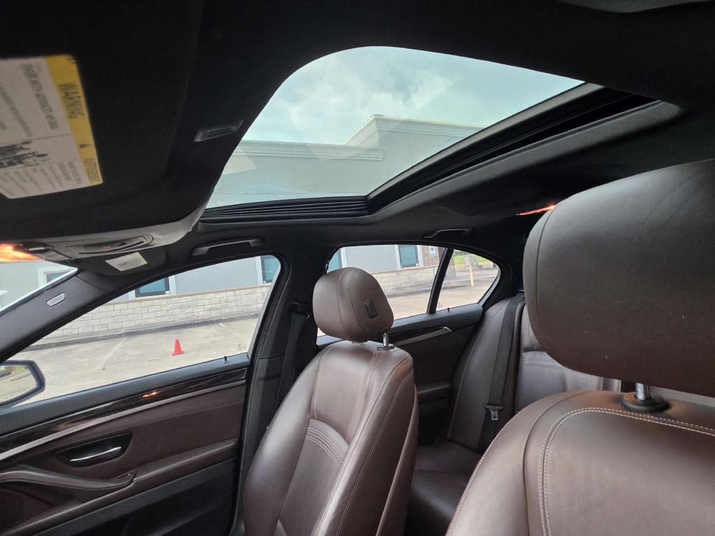 2014 BMW 5 Series Image 24