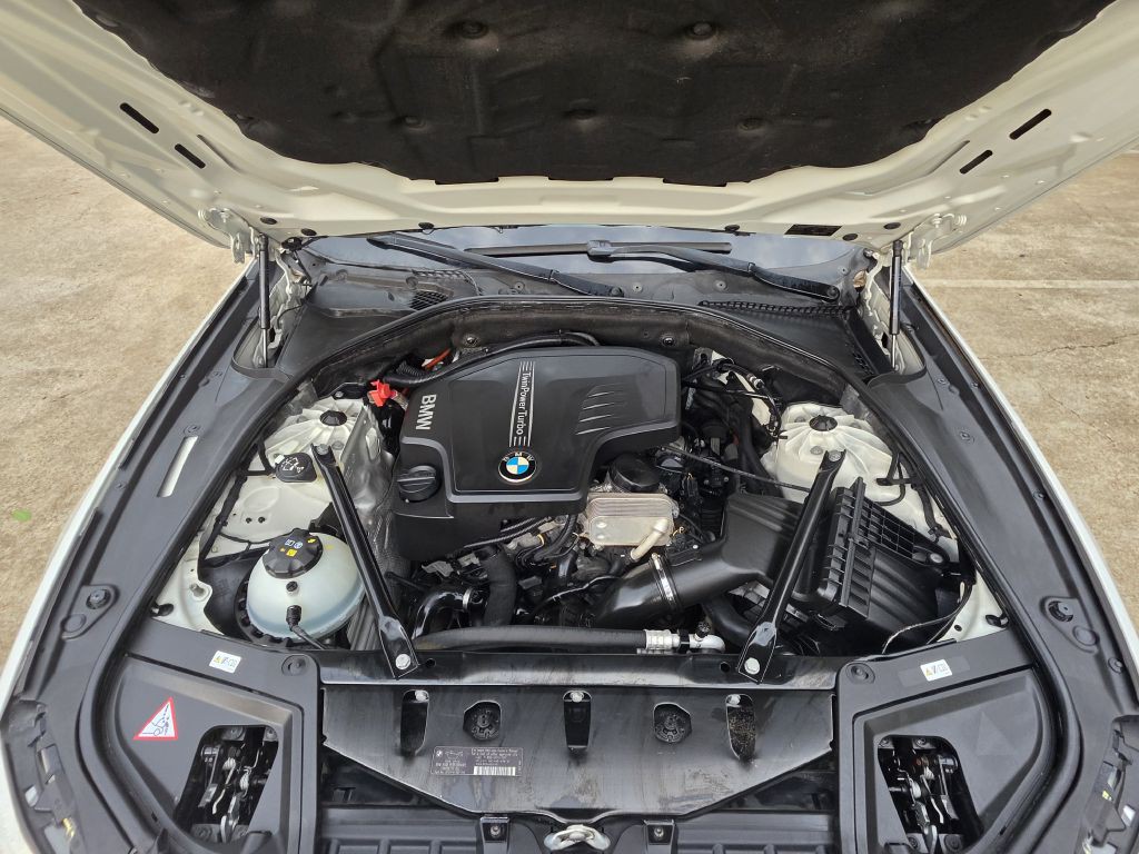 2014 BMW 5 Series Image 27