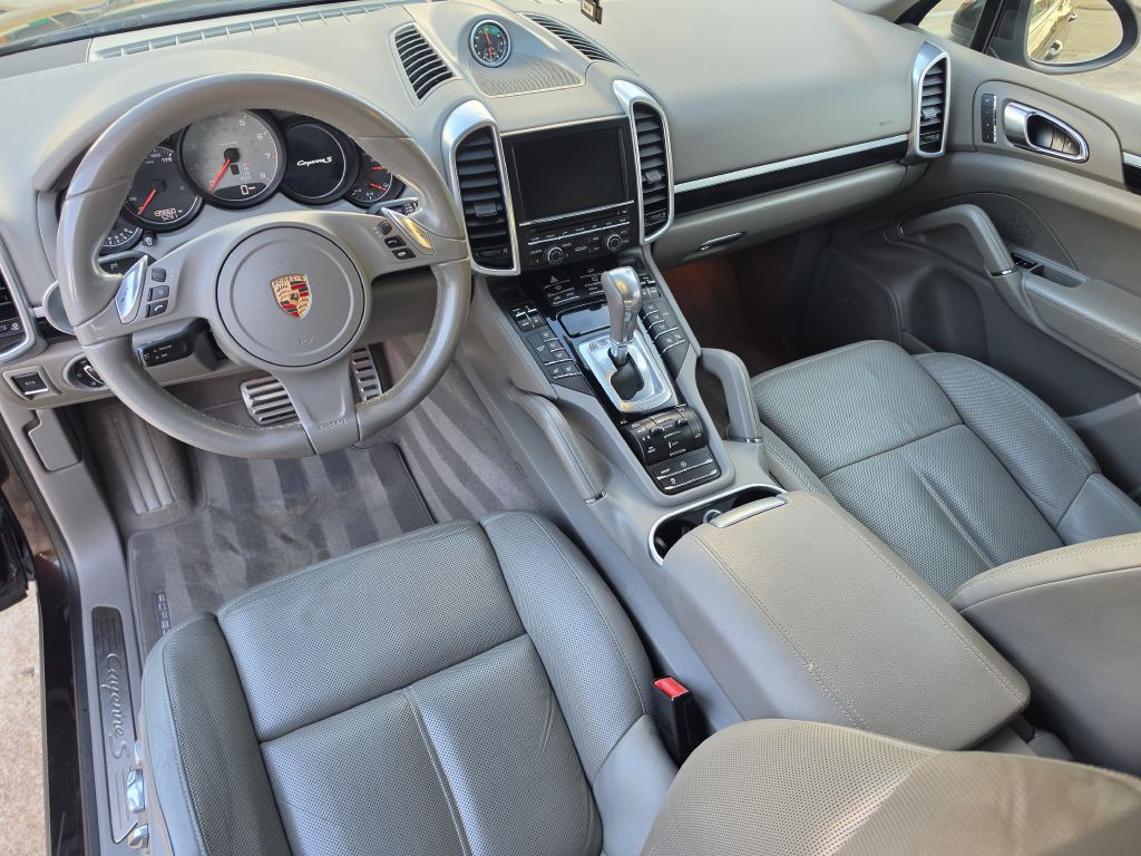 2014 Porsche Cayenne Image 12
