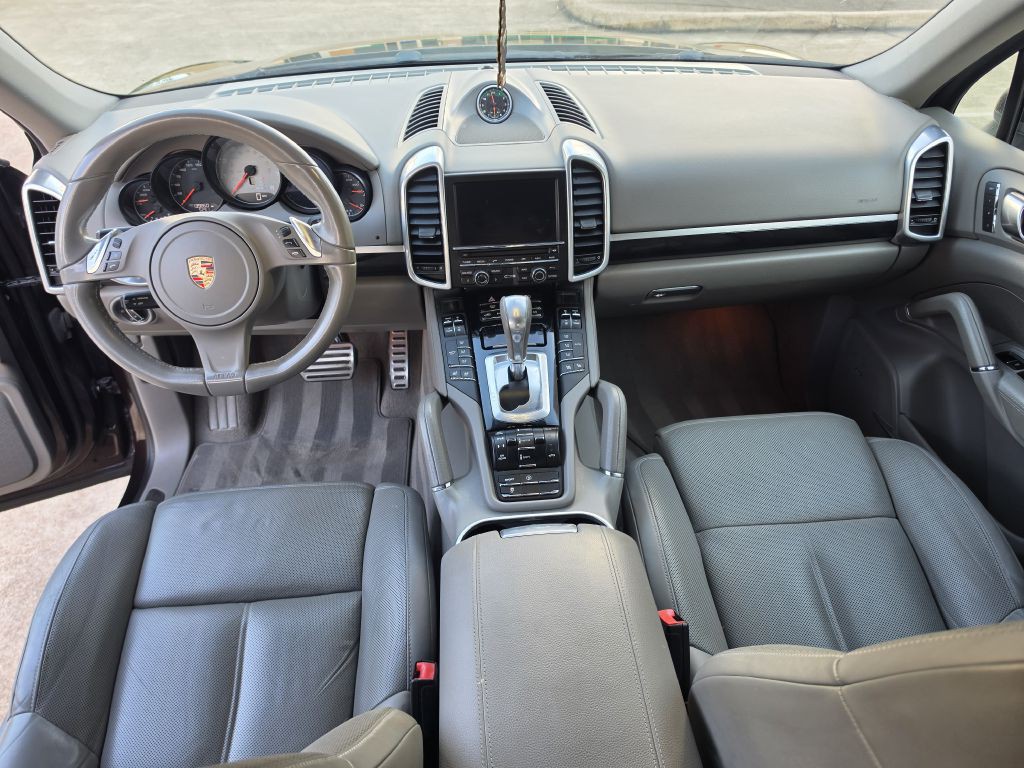 2014 Porsche Cayenne Image 13