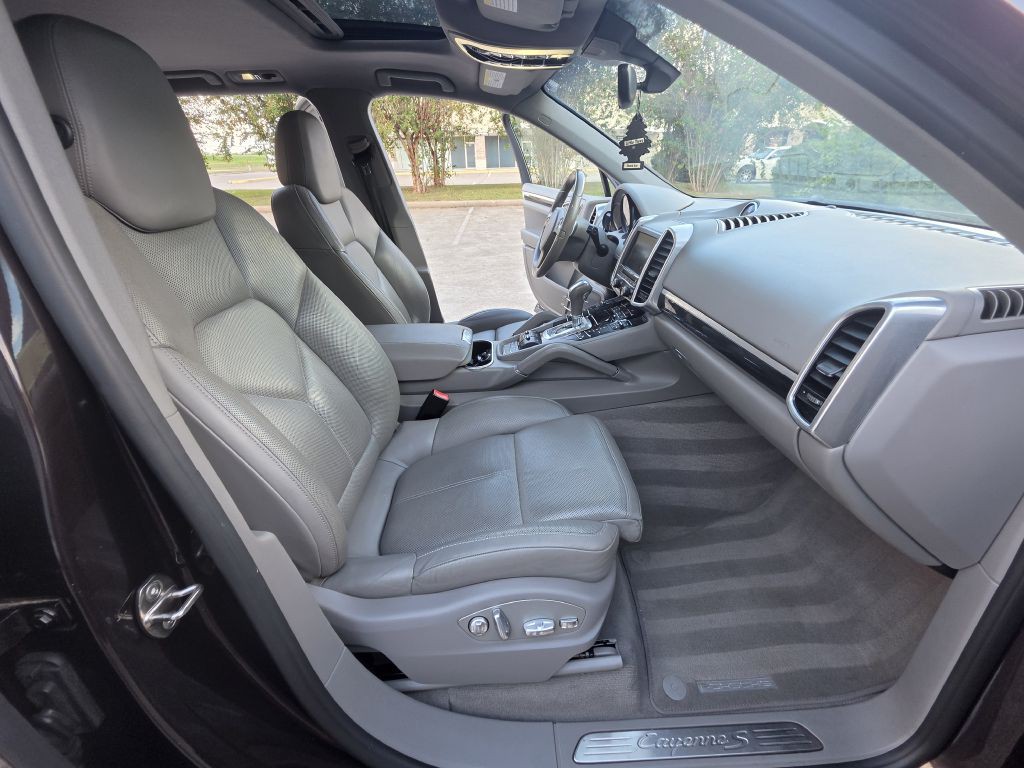 2014 Porsche Cayenne Image 14
