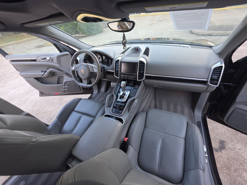 2014 Porsche Cayenne Image 15