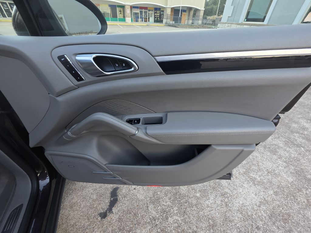 2014 Porsche Cayenne Image 21