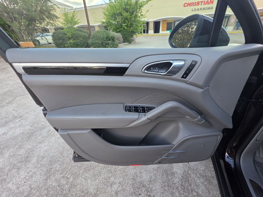2014 Porsche Cayenne Image 22