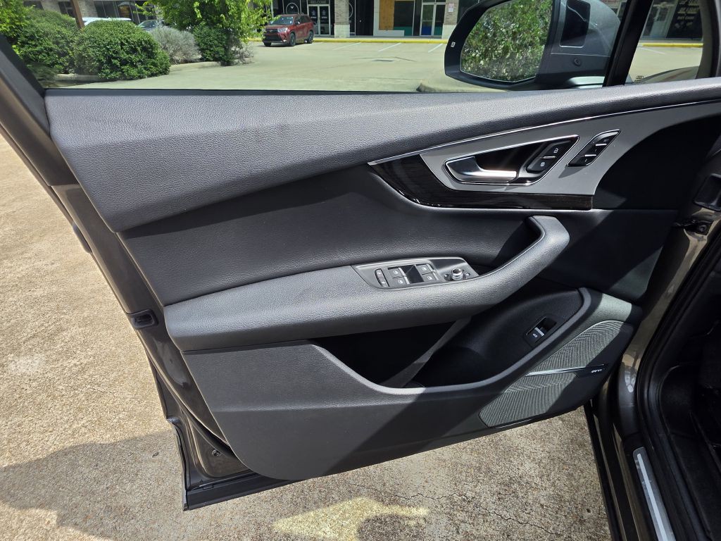 2019 Audi Q7 Image 24