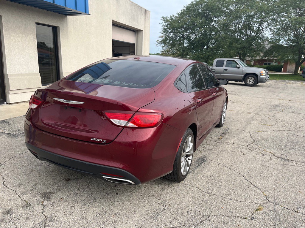 2016 Chrysler 200 Image 8