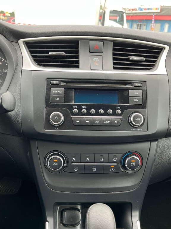 2017 Nissan Sentra Image 12