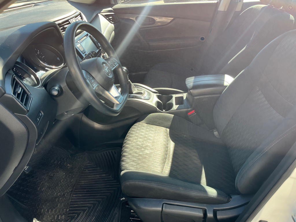 2019 Nissan Rogue Image 14