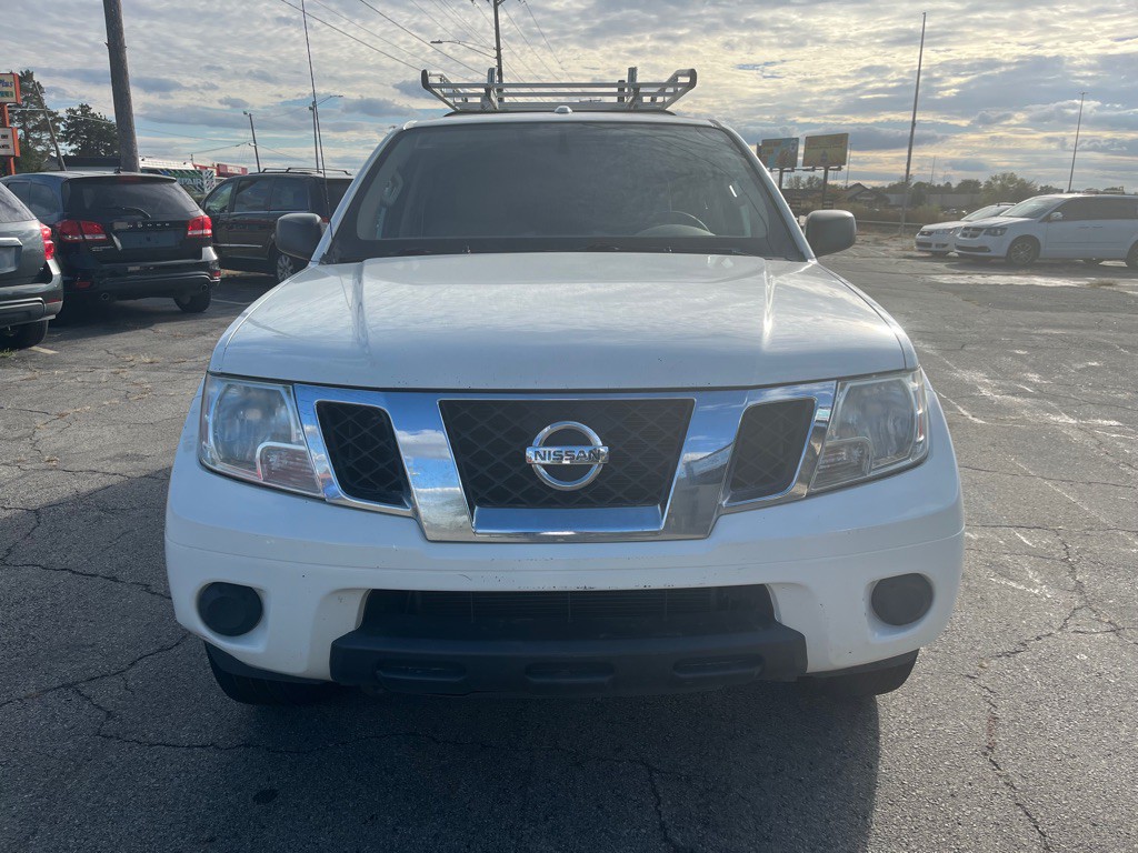 2015 Nissan Frontier Image 2