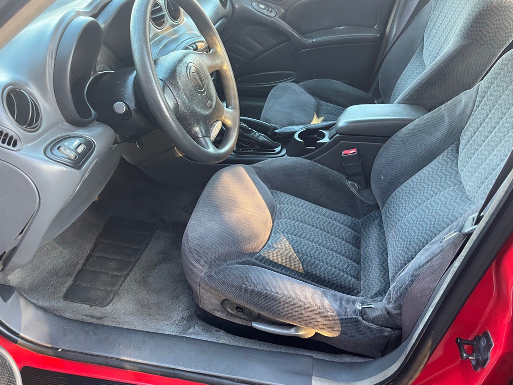 2001 Pontiac Grand Am Image 12
