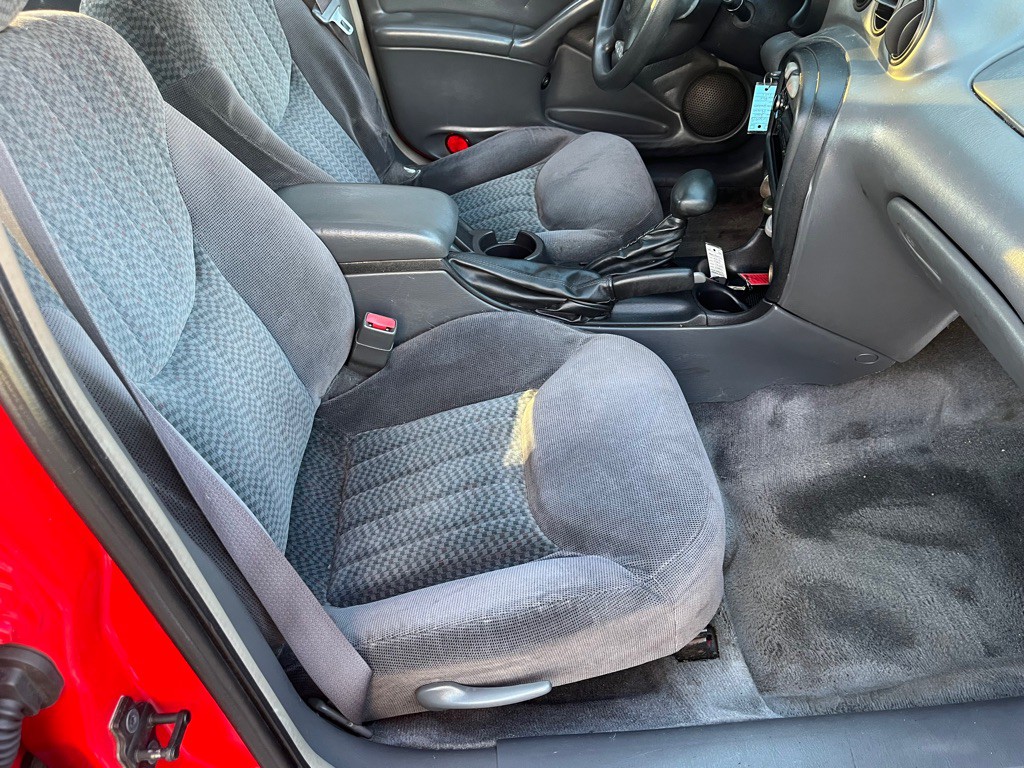 2001 Pontiac Grand Am Image 14