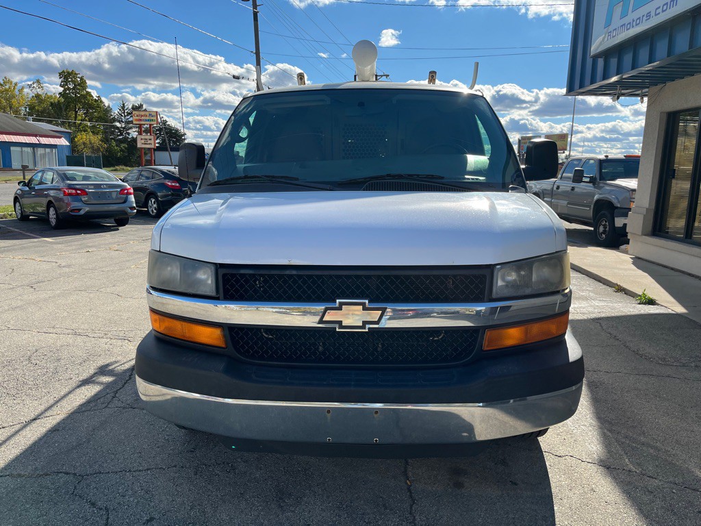 2013 Chevrolet Express Image 2