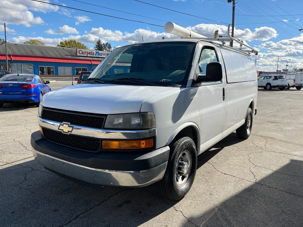 2013 Chevrolet Express Image 3
