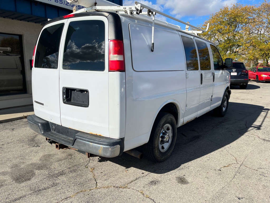 2013 Chevrolet Express Image 8
