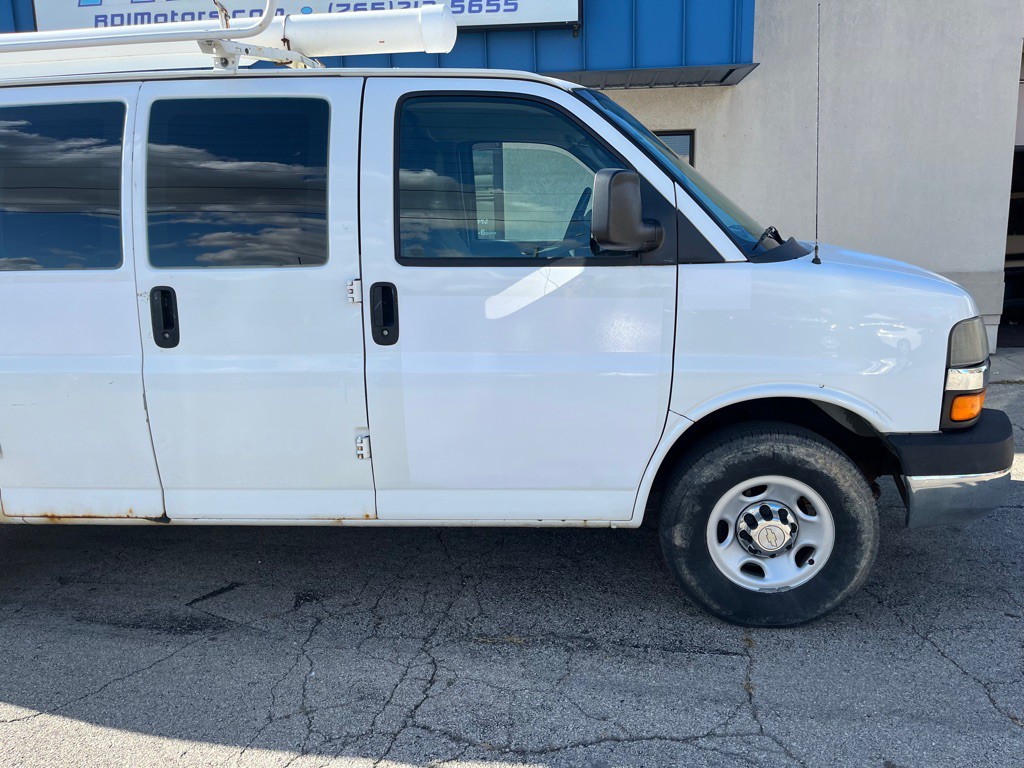 2013 Chevrolet Express Image 10
