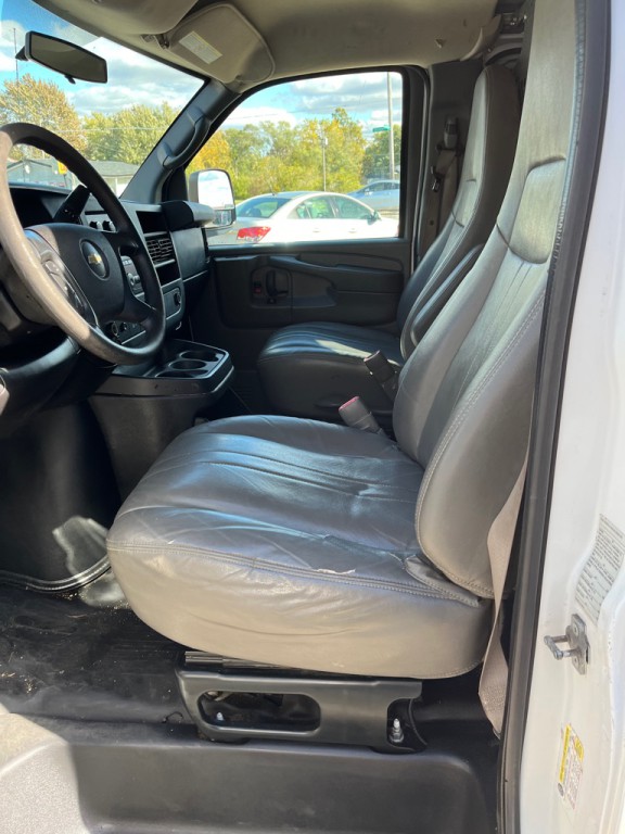 2013 Chevrolet Express Image 14