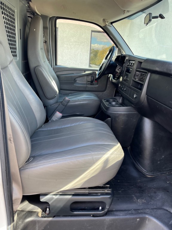 2013 Chevrolet Express Image 15