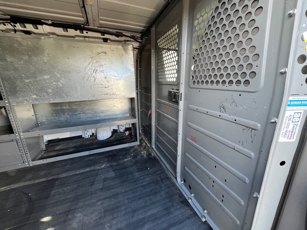 2013 Chevrolet Express Image 16