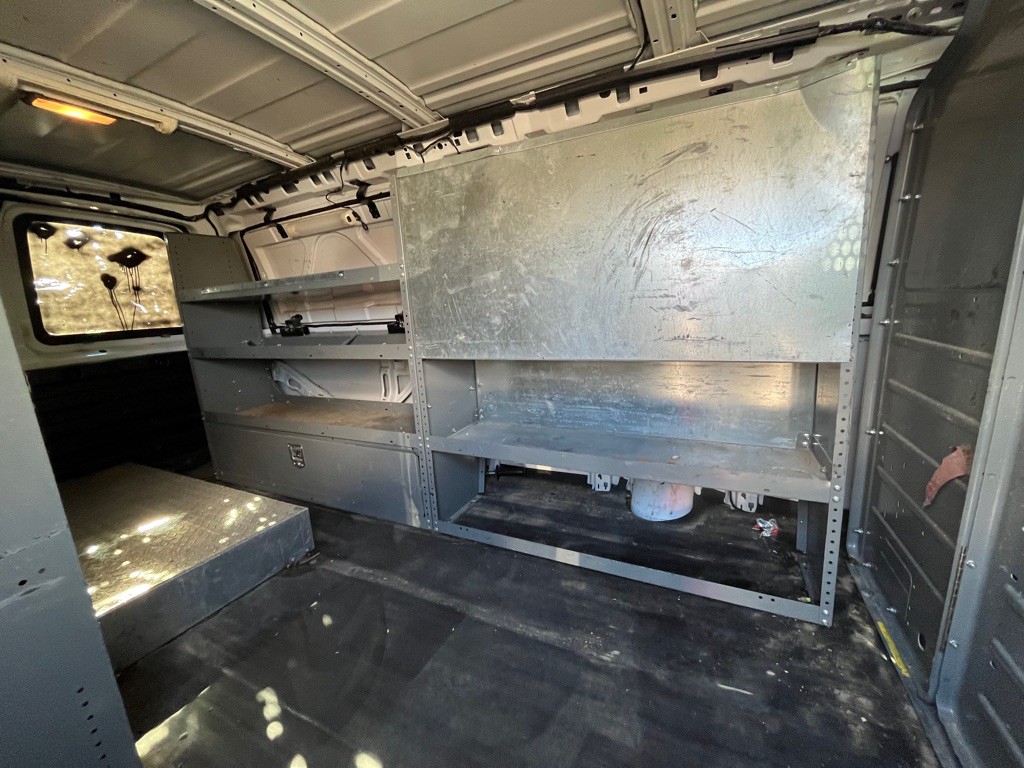 2013 Chevrolet Express Image 17