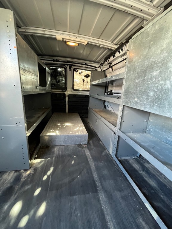 2013 Chevrolet Express Image 18