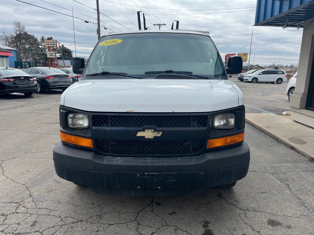 2016 Chevrolet Express Image 2