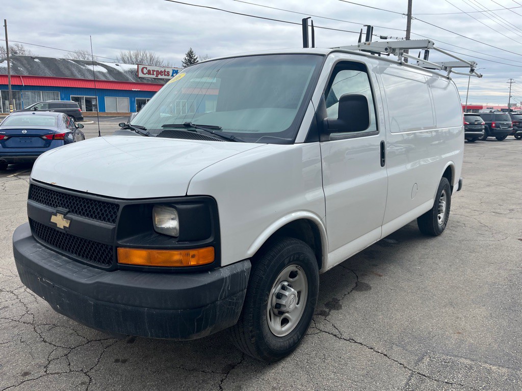 2016 Chevrolet Express Image 3
