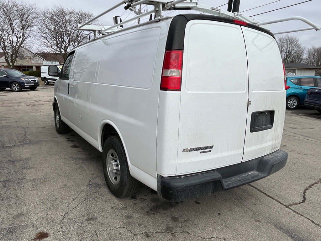 2016 Chevrolet Express Image 6