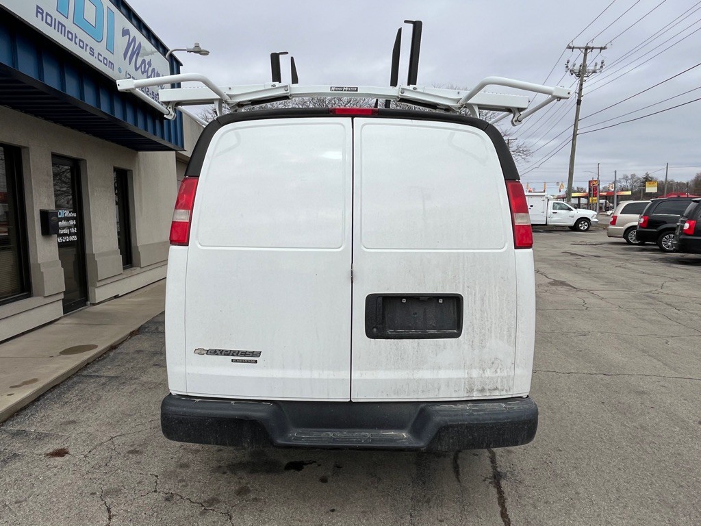 2016 Chevrolet Express Image 7