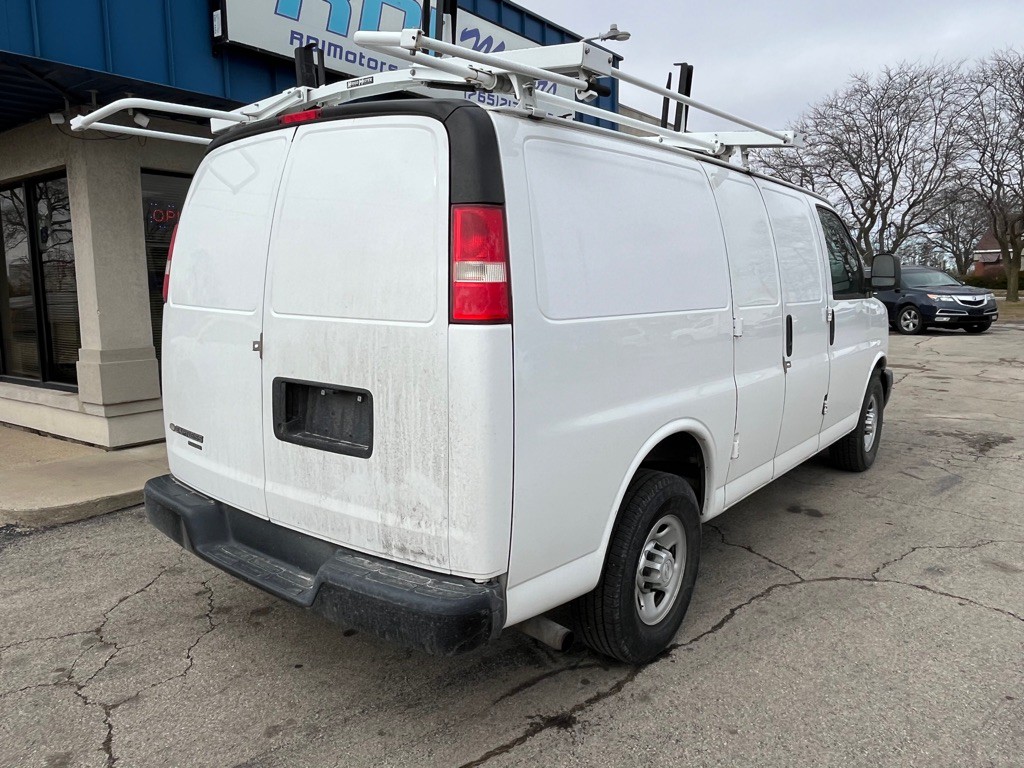 2016 Chevrolet Express Image 8